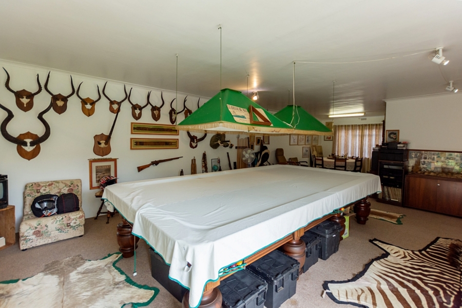 5 Bedroom Property for Sale in Middedorp Western Cape